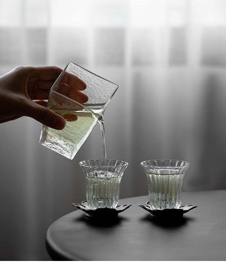 Pichet carré en verre fait main Gohobi