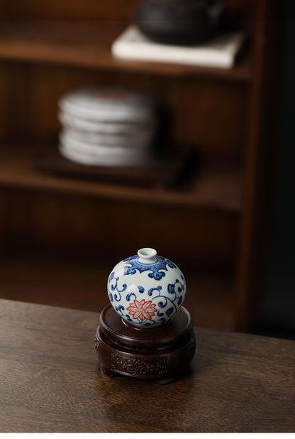 Gohobi Hand-painted Blue and White Porcelain Vase (Red Flowers)