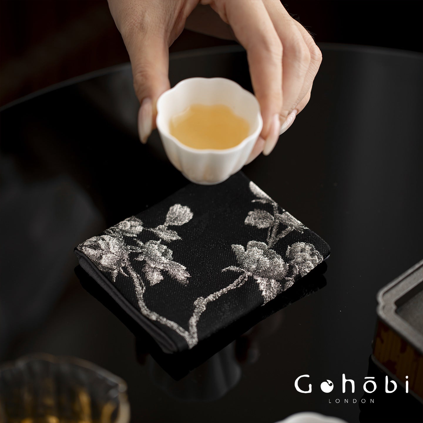 Gohobi Embroidered Tea Towel – Cotton Linen Absorbent Tea Cloth
