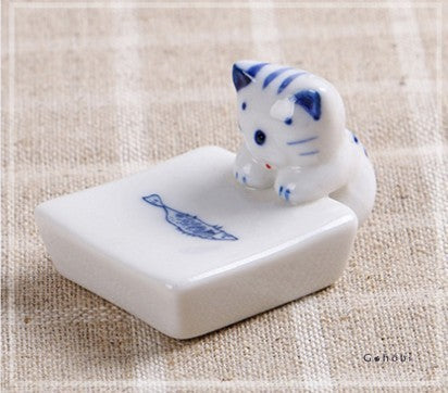 Gohobi Blue and White Ceramic Dog and Cat Chopstick Rest