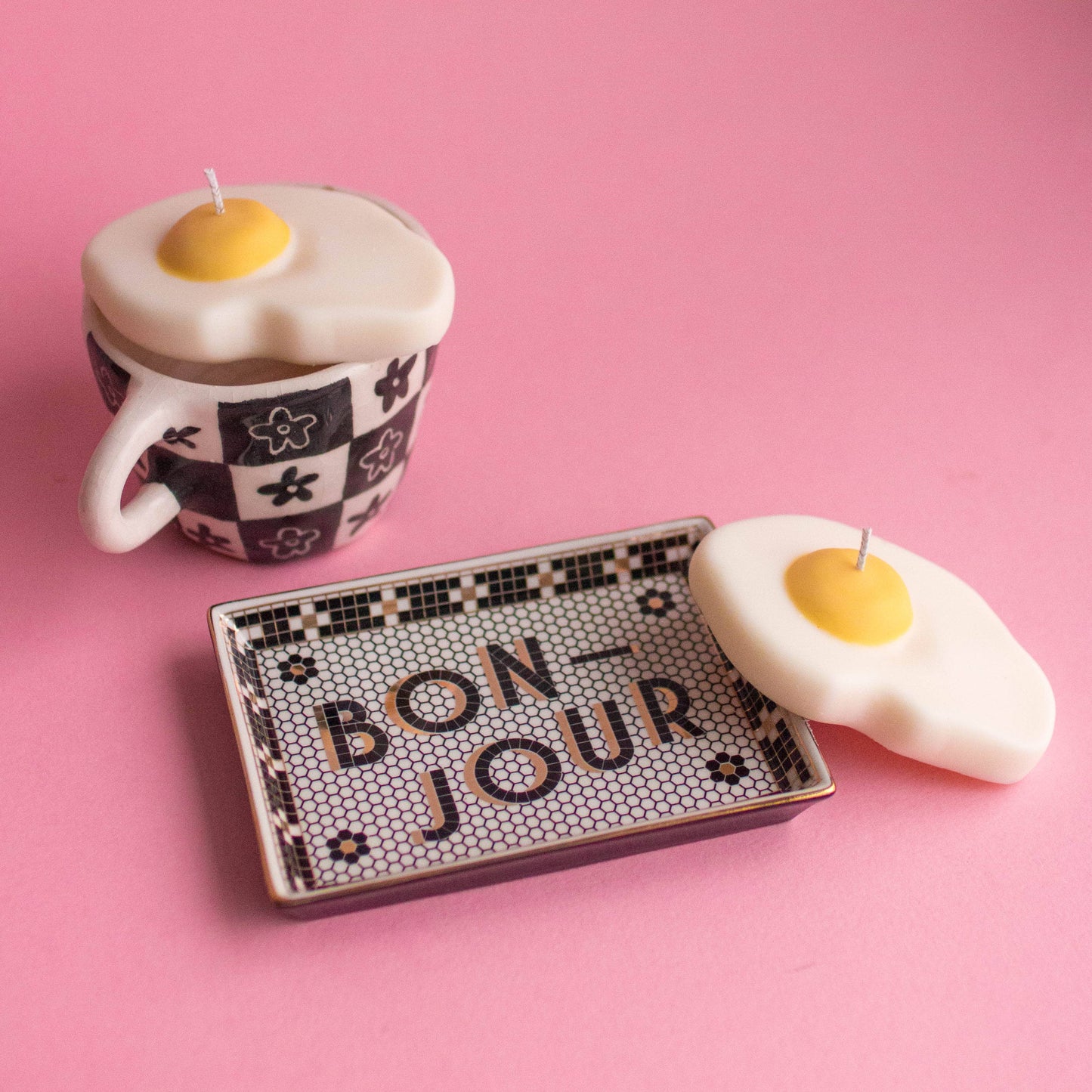 HereThe Oeuf au Plat / Fried Egg Candle