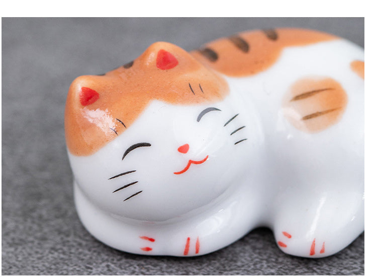 Gohobi Ceramic Lucky Cat Chopstick Rest