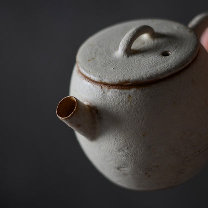 Gohobi Handmade Pulverised Kohiki White Teapots