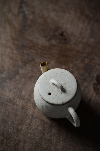 Gohobi Handmade Pulverised Kohiki White Teapots
