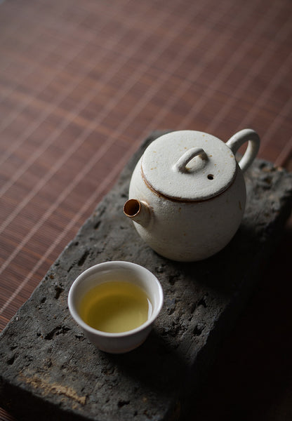 Gohobi Handmade Pulverised Kohiki White Teapots