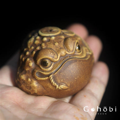 Gohobi Handmade Golden Toad Tea Pet – Lucky Three-Legged Yixing Ornament
