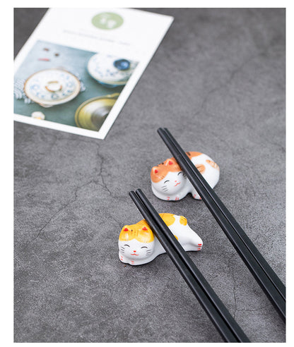 Gohobi Ceramic Lucky Cat Chopstick Rest