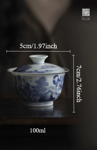 [賦山敘 x Gohobi] “Weiwan Studio” Kangxi-Style Blue and White Gaiwan – Hand-Painted Jingdezhen Porcelain Teaware with Landscape Design