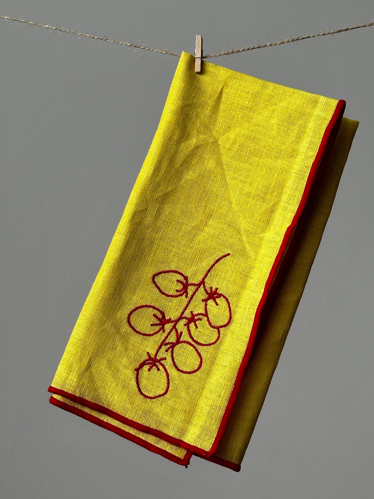 HereThe Linen Blend Napkins - Vine Tomatoes (Set of 2)