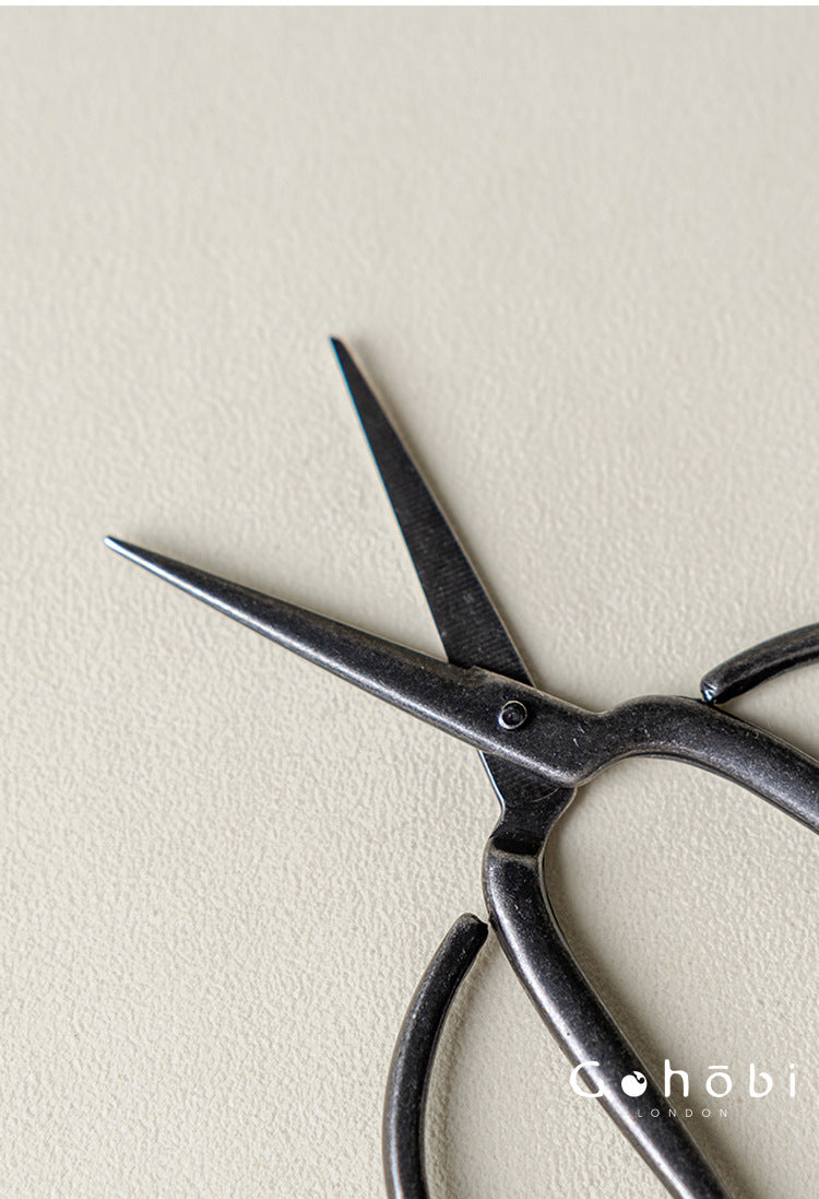 Gohobi Handmade Old Iron Tea Scissors with Storage Bag – Portable Tea Ceremony Accessory