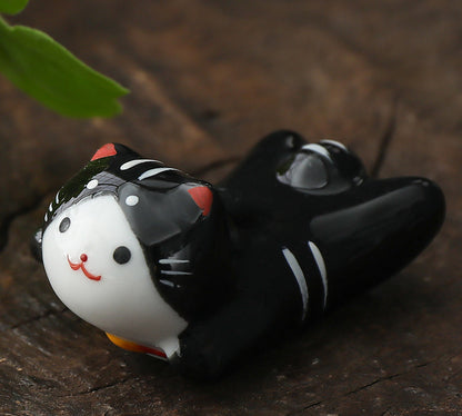 Gohobi Ceramic Front Lying Cat Chopstick Rest