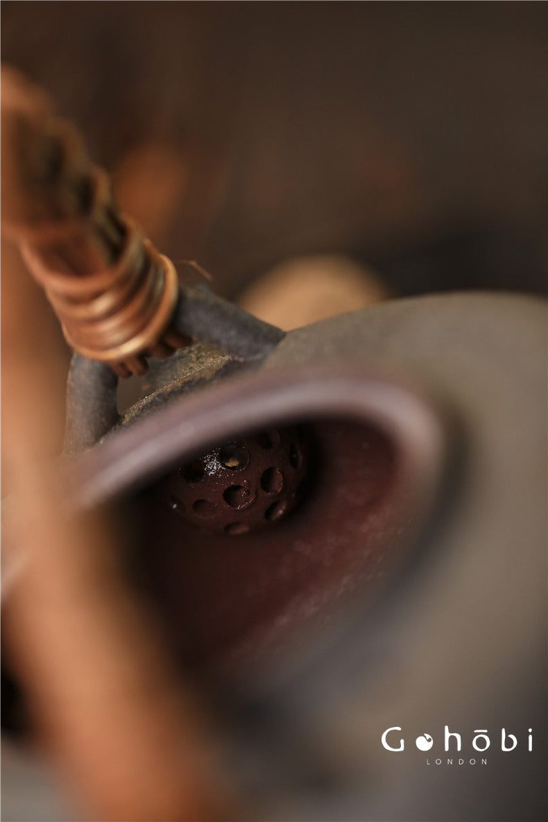 Gohobi Nanbanyaki Fireplace Teapot – Collector’s Wabi-Sabi Beam-Lifted Kettle (800ml)