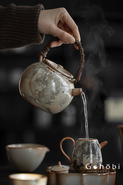 Gohobi Shino Kiln-Transformed Rattan Beam Teapot – Large Household Brewing Kettle
