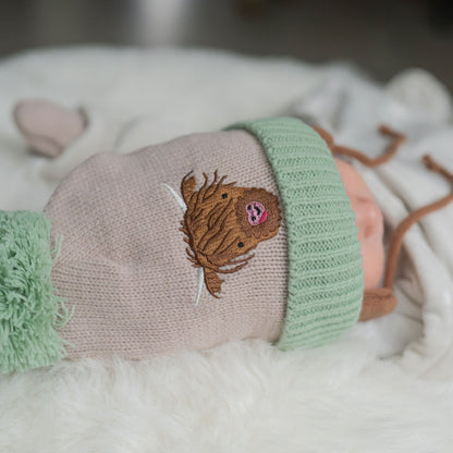 HereThe Highland Cow Wooly Hat and Mittens