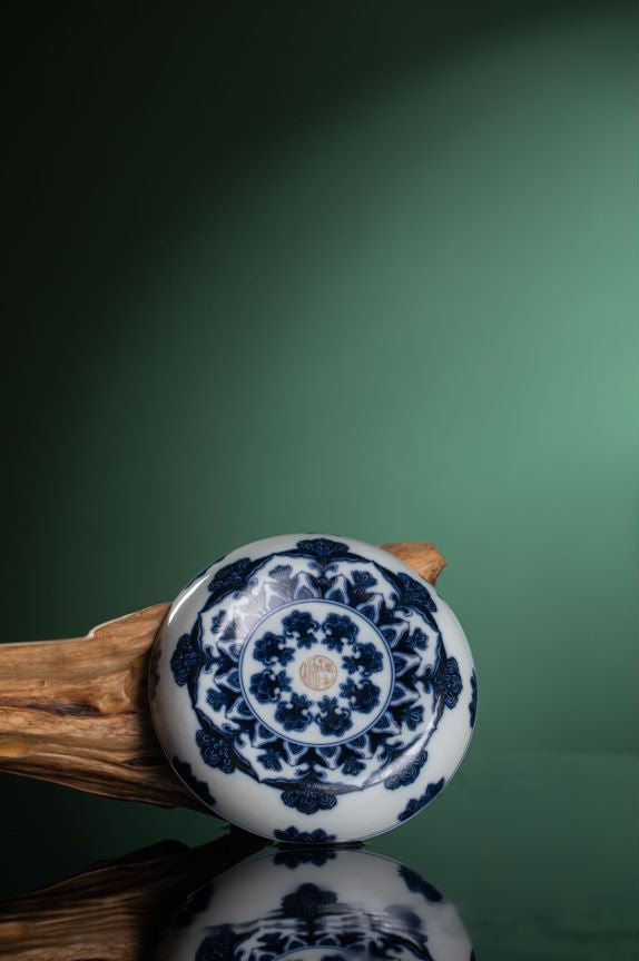 [清本源 x Gohobi Gallery] Blue-and-White Sea Water Pattern with Starry Sky and Auspicious Bass Apple Dish