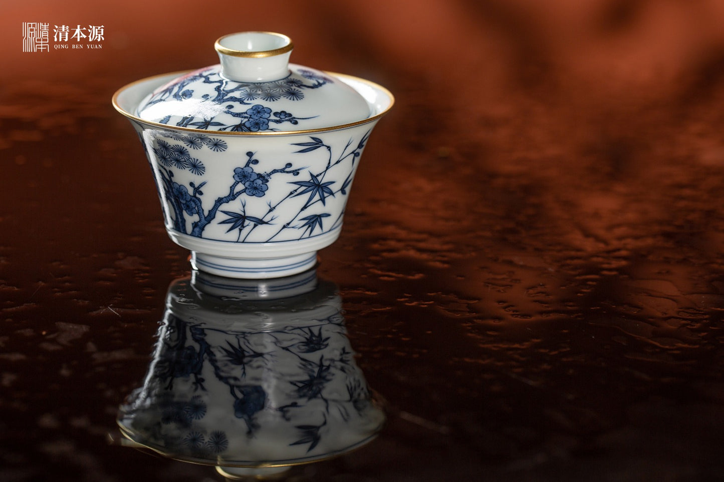 [清本源 x Gohobi Gallery] Open-Window Pine, Bamboo, and Plum Blue-and-White Hoofed Lid Gaiwan