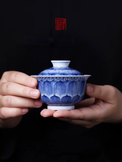 [清本源 x Gohobi Gallery] Double-Dragon Pattern Blue-and-White Twelve-Petal Lotus Gaiwan