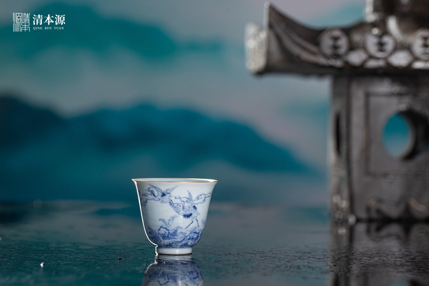 [清本源 x Gohobi Gallery] Blue and White Twin Cranes Bell Cup with Red Cliff Ode Engraving