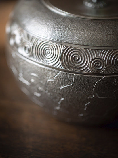 [蔓生敘古x Chingshui Tang] Conch Pattern Silver Teapot – Handcrafted Spiral-Ribbed 9999 Fine Silver Gongfu Teaware
