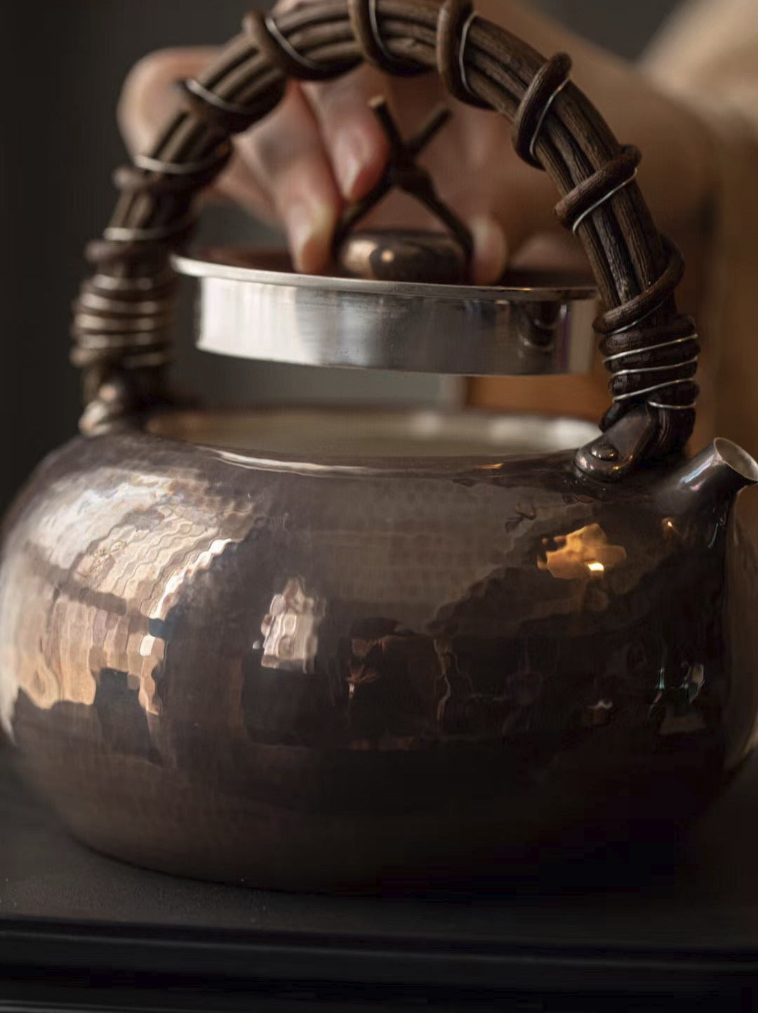 [蔓生敘古x Chingshui Tang] Kitamura One-Piece Forged Silver Teapot – 424g Hand-Hammered Fine Silver Teaware by Kitamura Studio