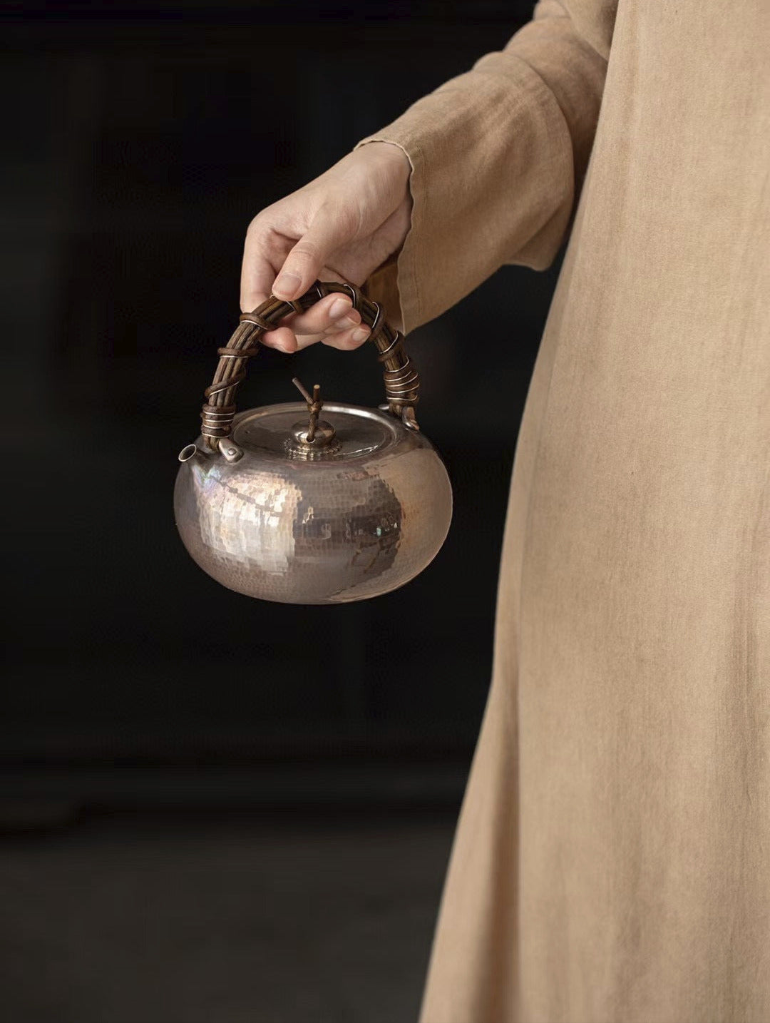 [蔓生敘古x Chingshui Tang] Kitamura One-Piece Forged Silver Teapot – 424g Hand-Hammered Fine Silver Teaware by Kitamura Studio