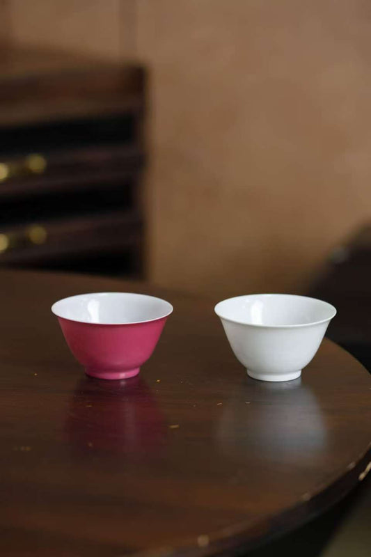 [清本源 x Gohobi Gallery] Inner-Molded Stingray Pattern Small Flared-Rim Cups – Sweet White / Rouge Red (Set of Two)