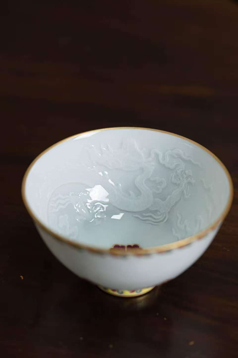 [清本源 x Gohobi Gallery] Inner-Molded Cloud Dragon Motif Sweet White Glaze Gaiwan with Famille Rose "Baoxiang" Pattern / Matching Cup