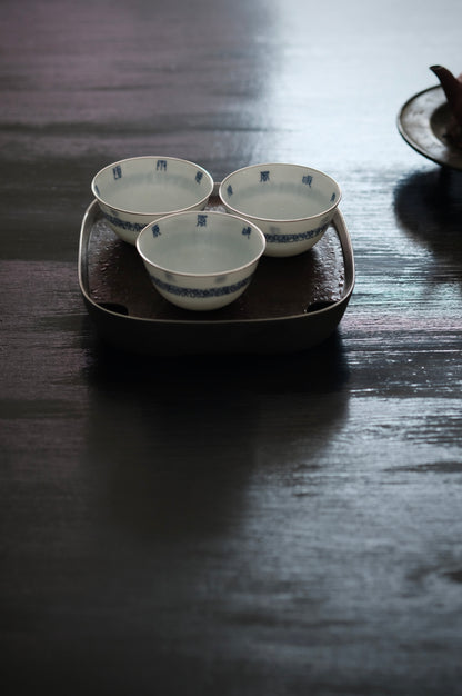 [蔓生敘古x Chingshui Tang] Wood-Fired Kiln Blue and White “Shun”順 Character Cup – Hand-Painted Gongfu Master Teacup