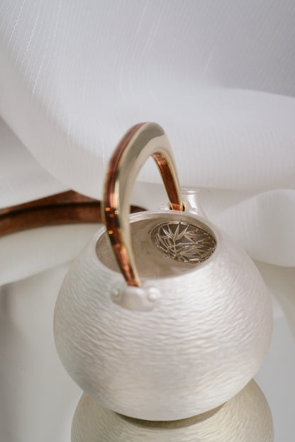 [蔓生敘古x Chingshui Tang]  "Zhe Yue" Silver Teapot – 150ml Handcrafted Silver & Copper Teaware with Moon Handle and Engraved River Pattern