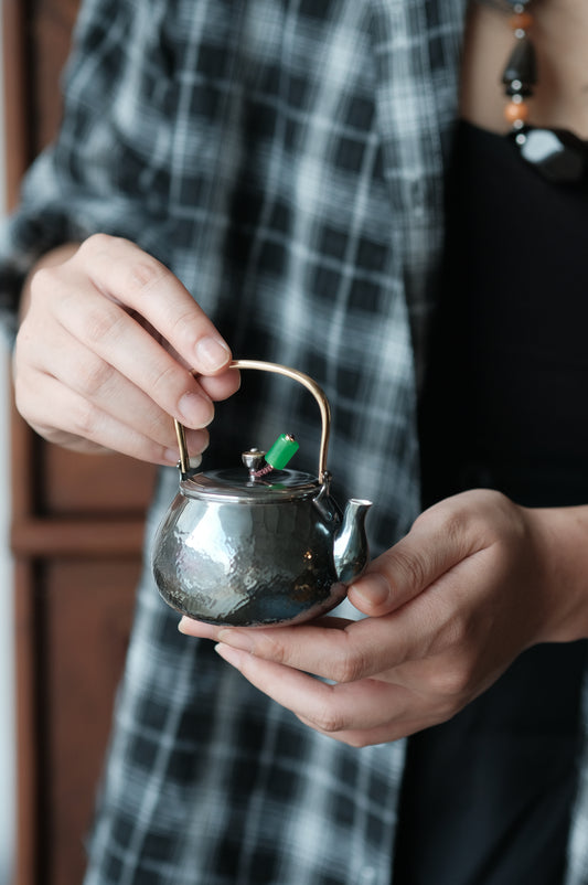 [蔓生敘古x Chingshui Tang] "Little Grotto – Blue Star" Silver Teapot｜130ml Dual-Handle Handmade Silver & Brass Teaware with Jade Accent