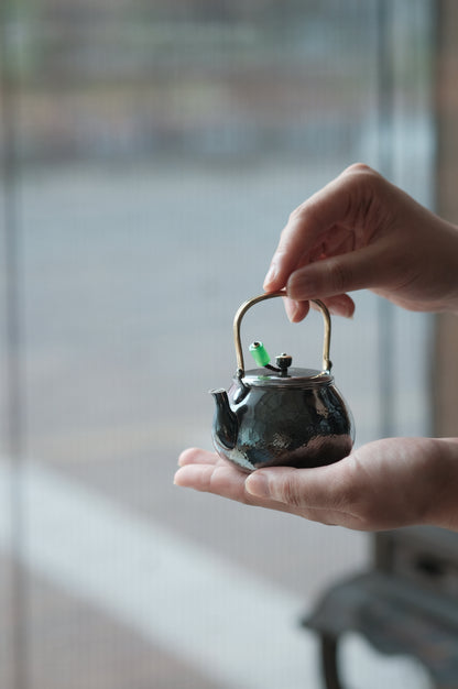 [蔓生敘古x Chingshui Tang] "Little Grotto – Blue Star" Silver Teapot｜130ml Dual-Handle Handmade Silver & Brass Teaware with Jade Accent
