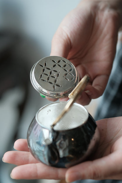 [蔓生敘古x Chingshui Tang] "Little Grotto – Blue Star" Silver Teapot｜130ml Dual-Handle Handmade Silver & Brass Teaware with Jade Accent