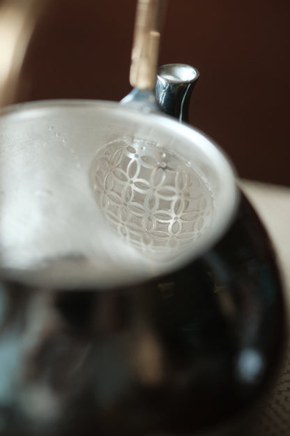 [蔓生敘古x Chingshui Tang] "Little Grotto – Blue Star" Silver Teapot｜130ml Dual-Handle Handmade Silver & Brass Teaware with Jade Accent