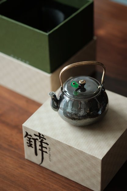 [蔓生敘古x Chingshui Tang] "Little Grotto – Blue Star" Silver Teapot｜130ml Dual-Handle Handmade Silver & Brass Teaware with Jade Accent