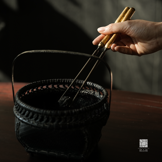 [賦山敘 x Gohobi] Handcrafted Extended Brass Charcoal Tongs – Heat-Resistant with Gilded Design, Tea Stove Accessory