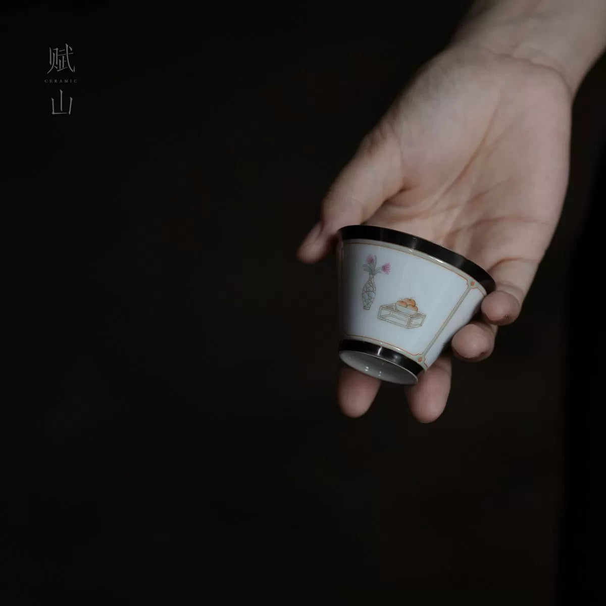[賦山敘 x Gohobi] “Garden Offering” Green & Ink-Rimmed Gaiwan – Small Hand-Painted Ceramic Gongfu Tea Bowl for Rock Tea