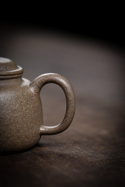 [Chingshui Tang 青水堂] Handmade Yixing Zisha Sandy Purple Clay Teapot – 170ml Original Ore Qing jiangpo Clay, Handmade Light Body with Built-in Filter, Traditional Chinese Purple Clay Teaware