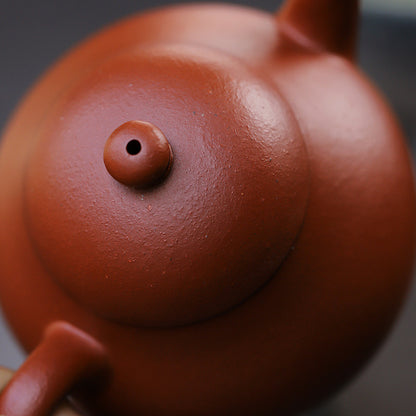 [Chingshui Tang 青水堂] Handmade Yixing Red Zisha Clay Teapot – 130ml Handmade Original Ore Raw Zhuni Pear-Shaped Teapot, Gongfu Tea Brewing Small Yixing Teaware