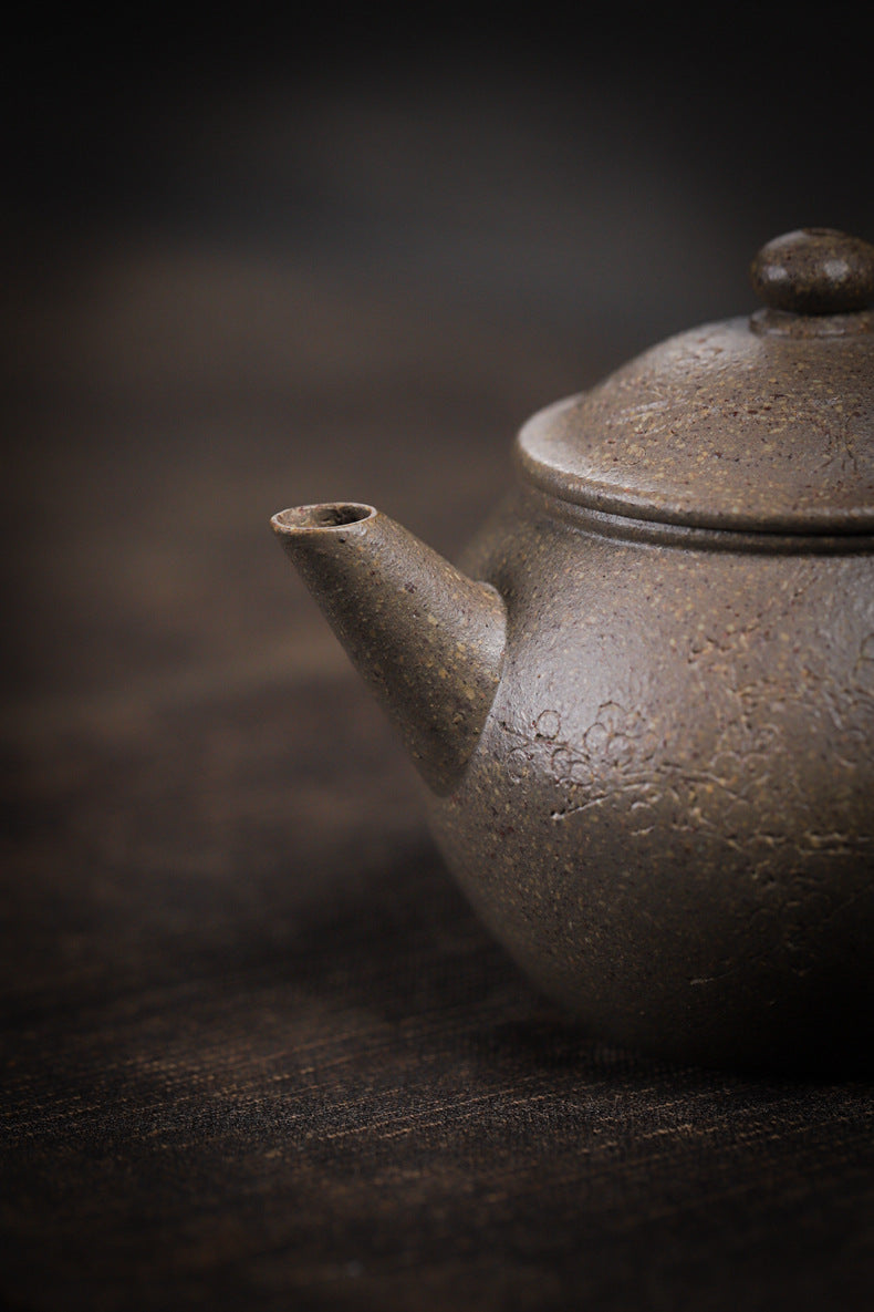 [Chingshui Tang 青水堂] Handmade Yixing Zisha Sandy Purple Clay Teapot – 130ml Handmade Original Ore Qing Jiangpo Clay Bala Shui Ping Teapot, Small Gongfu Purple Clay Teaware with Built-in Filter