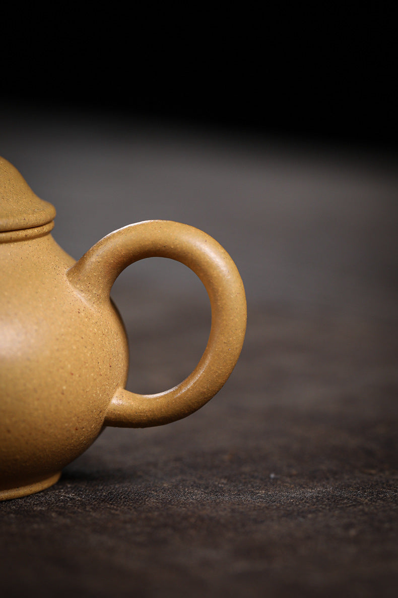 [Chingshui Tang 青水堂] Handmade Yixing Yellow Zisha Clay Teapot 120ml – Original Ore Huangjin Duan Clay Bala Shui Ping Teapot for Gongfu Tea Brewing