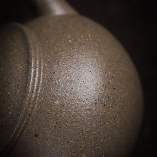 [Chingshui Tang 青水堂] Handmade Yixing Zisha Sandy Purple Clay Teapot – 130ml Handmade Original Ore Qing Jiangpo Clay Bala Shui Ping Teapot, Small Gongfu Purple Clay Teaware with Built-in Filter