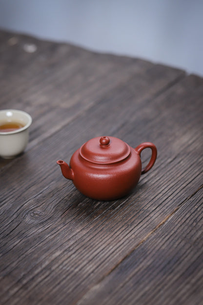 [Chingshui Tang 青水堂] Yixing Red Zisha Clay Teapot – 140ml Handmade Thin-Walled Lotus Seed Style Teapot, Original Ore Zhuni Clay, Small Gongfu Teapot with Built-in Filter