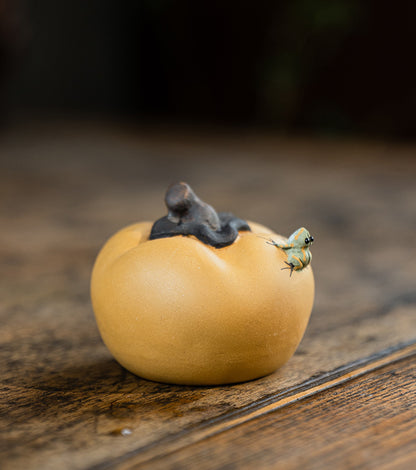 Gohobi Yixing Purple Clay Water-Spraying Stone Frog Tea Pet – Handmade Lotus Pod Ornament