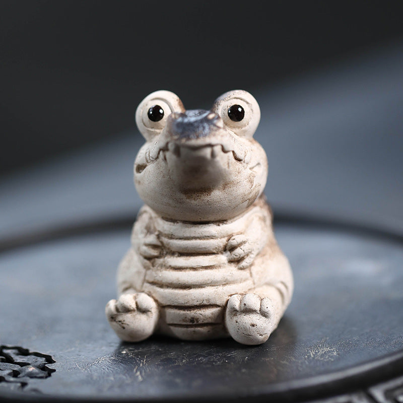 Gohobi Handmade Ceramic YiXing Clay Seating Crocodile Ornament Tea pet