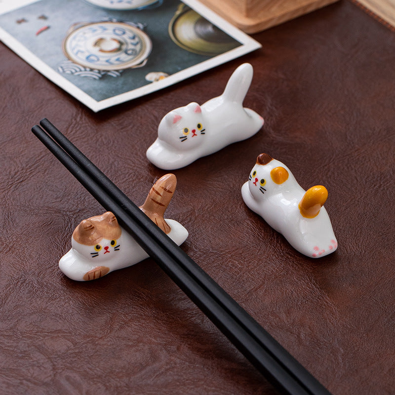 Gohobi Ceramic Lying Cat Chopstick Rest