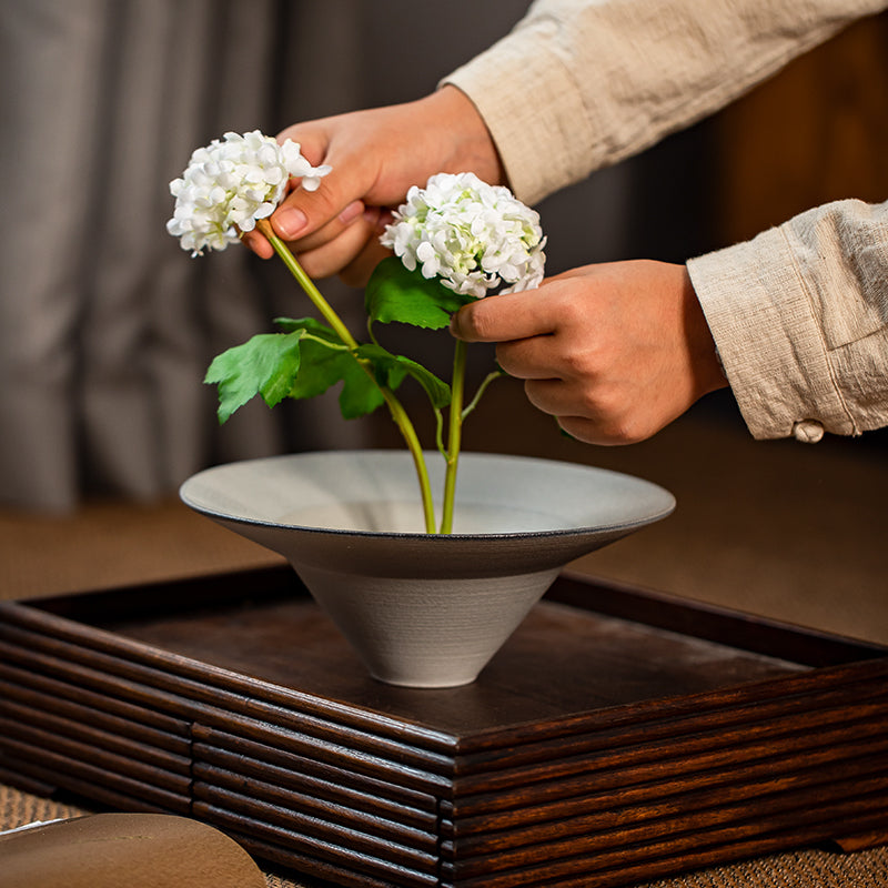 Gohobi Morden Large White Ikebana Vase