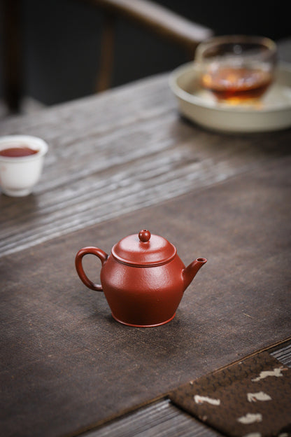 [Chingshui Tang 青水堂] Handemade Yixing Red Zisha Clay Teapot – 100ml Original Ore Zhuni, Traditional Weng-Style, Thin Body, Built-in Filter, Handmade Gongfu Teapot