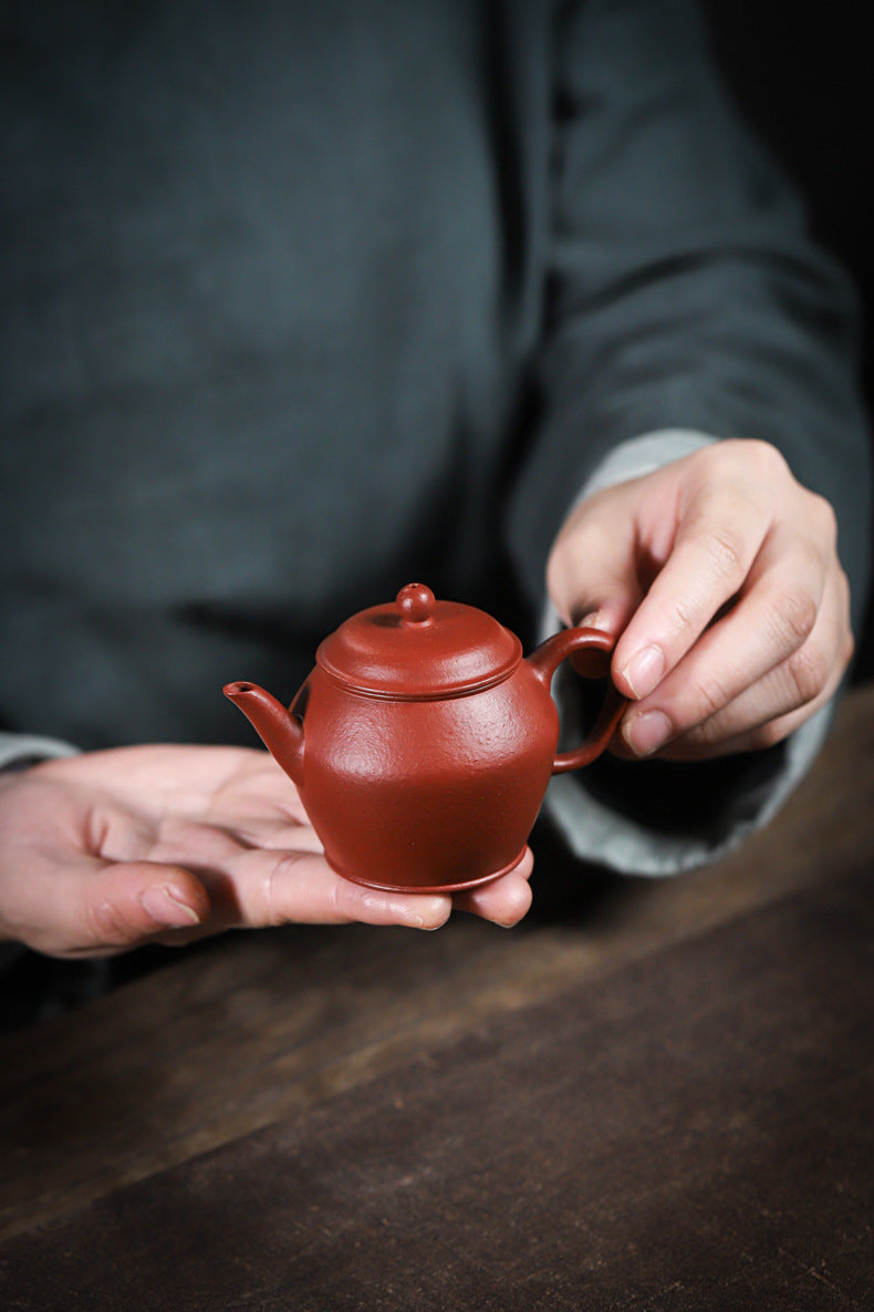 [Chingshui Tang 青水堂] Handemade Yixing Red Zisha Clay Teapot – 100ml Original Ore Zhuni, Traditional Weng-Style, Thin Body, Built-in Filter, Handmade Gongfu Teapot