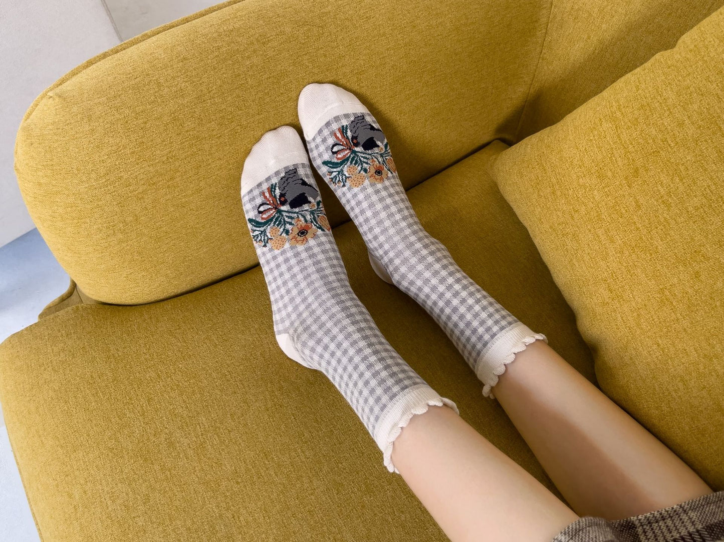 BlossomBreeze Women's Floral Cotton Socks - Japanese Retro Plaid