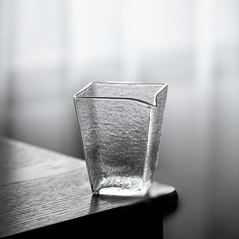 Pichet carré en verre fait main Gohobi